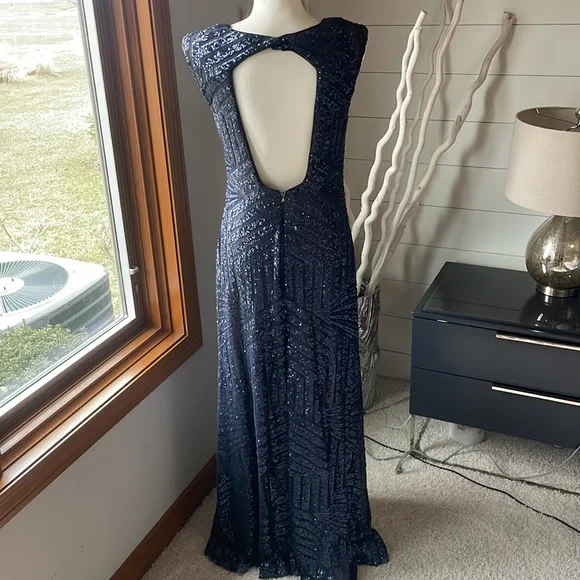Navy Vera Wang sequence formal evening gown. Wore once - Picture 6 of 12